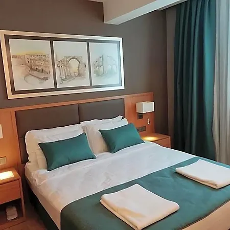 Pukka Hotel
