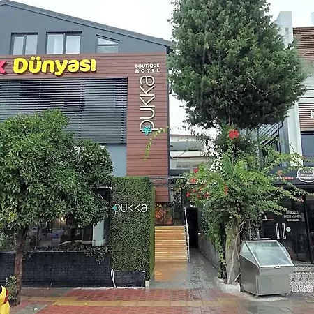 Pukka Hotel